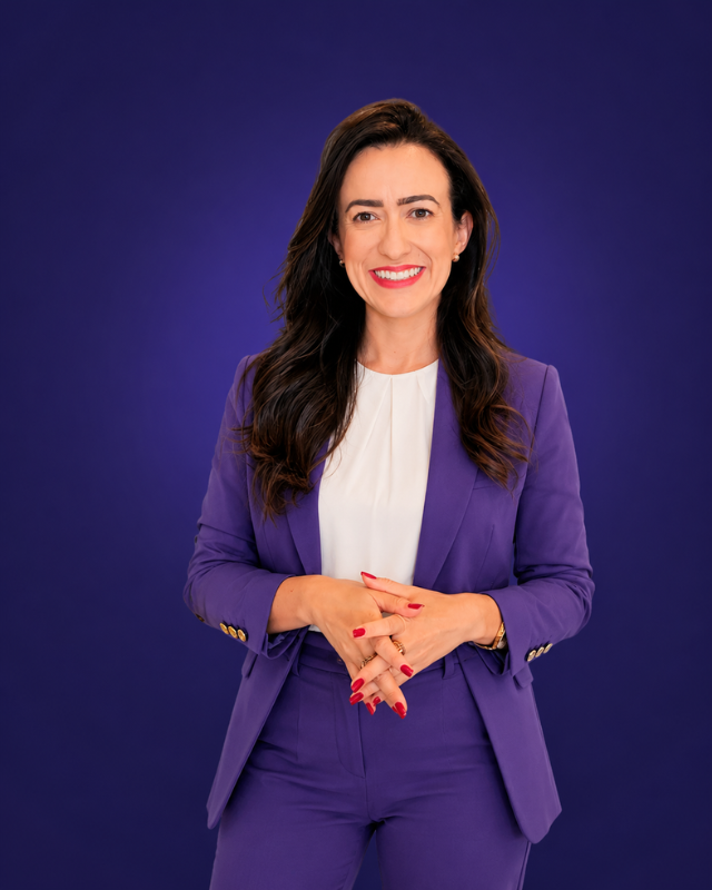 Profª Luana Rodrigues — especialista em alfabetização